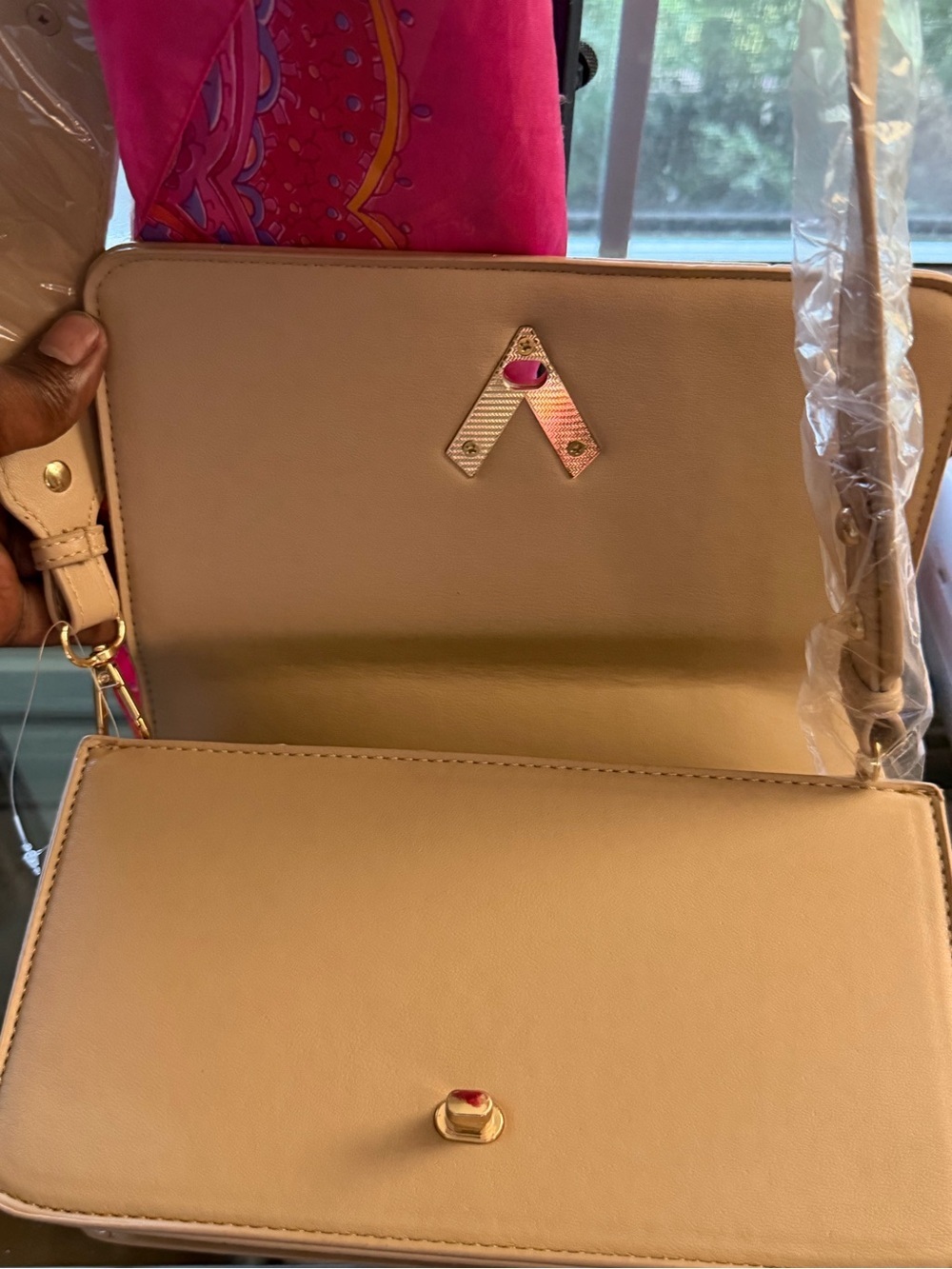 Valentino Orlandi Quilted Shoulder Bag in Beige with Gold V-Logo - Picture 3 of 6